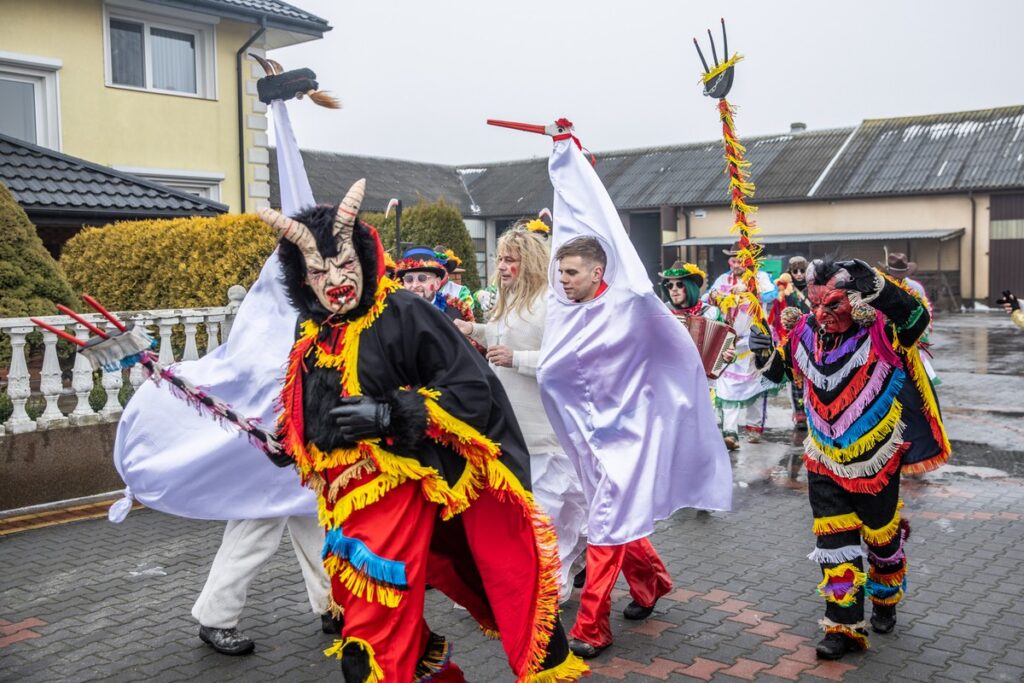 Grupa zapustna ze Świętosława w akcji, fot. Andrzej Goiński/UMWKP