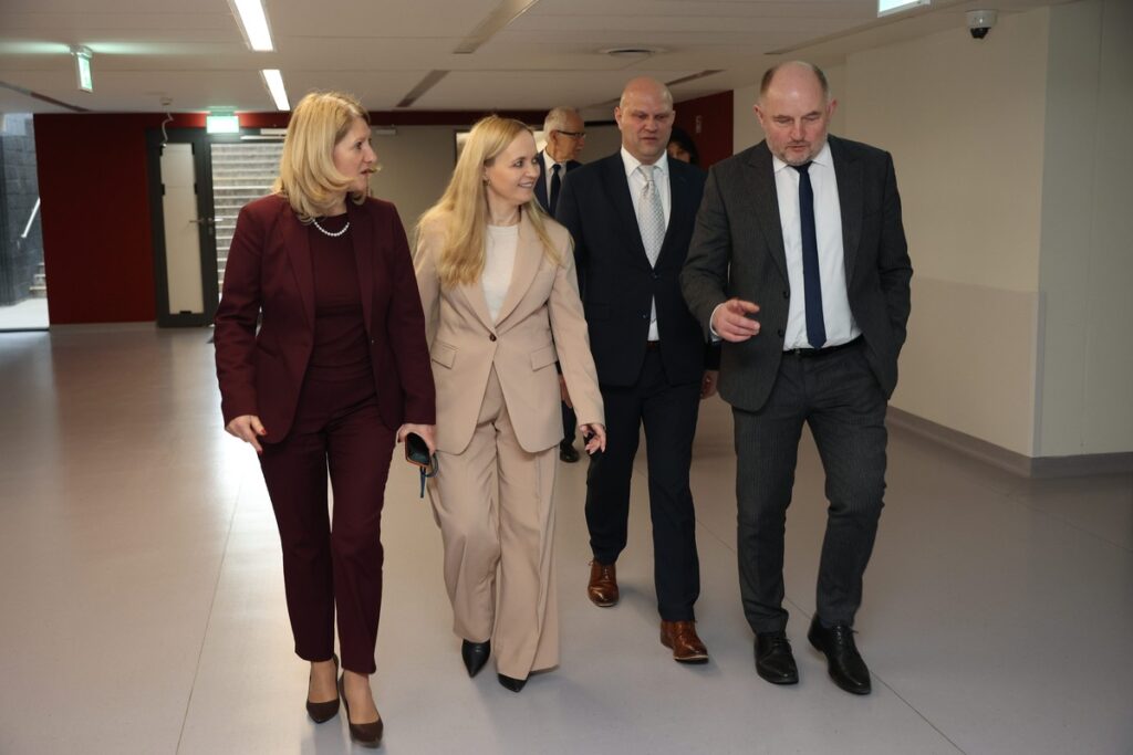 Minister zdrowia Jolanta Sobierańska-Grenda odwiedza WSZ w Toruniu, fot. Mikołaj Kuras dla UMWKP