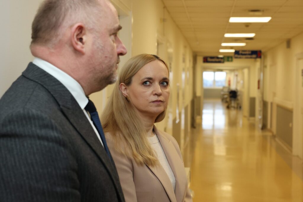 Minister zdrowia Jolanta Sobierańska-Grenda odwiedza WSZ w Toruniu, fot. Mikołaj Kuras dla UMWKP