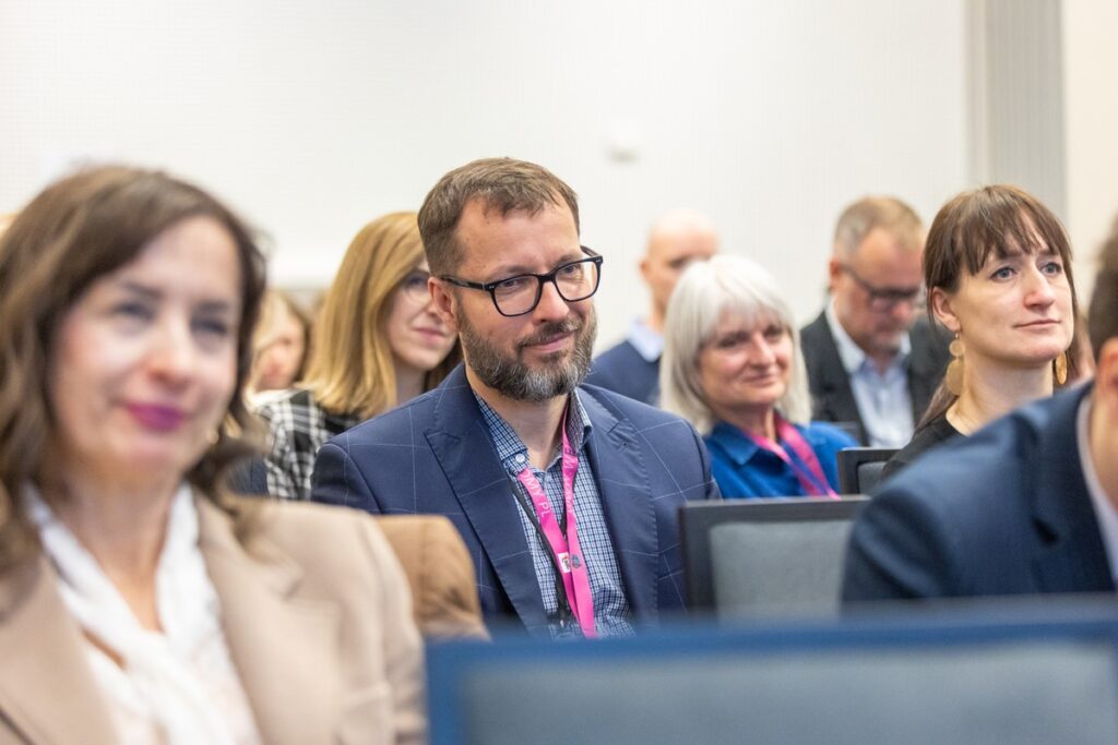 Discussion featuring President of the Regional Parliament Elżbieta Piniewska and Vice-President of the Regional Parliament Katarzyna Lubańska, photo by Mikołaj Kuras for the UMWKP