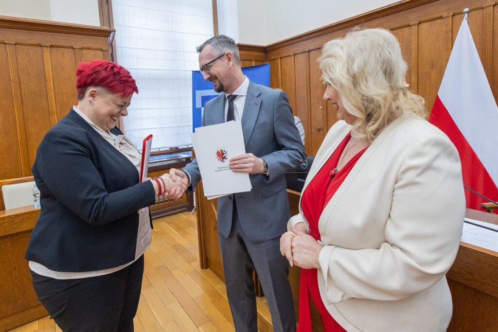 Uroczystość przekazania umów FEdKP, 25 lutego 2025, fot. Mikołaj Kuras dla UMWKP