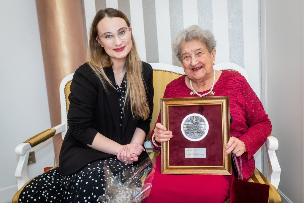 Presentation of the Unitas Durat medal to centenarian Wanda Gordon, photo: Tomasz Czachorowski/eventphoto.com.pl for the Marshal’s Office