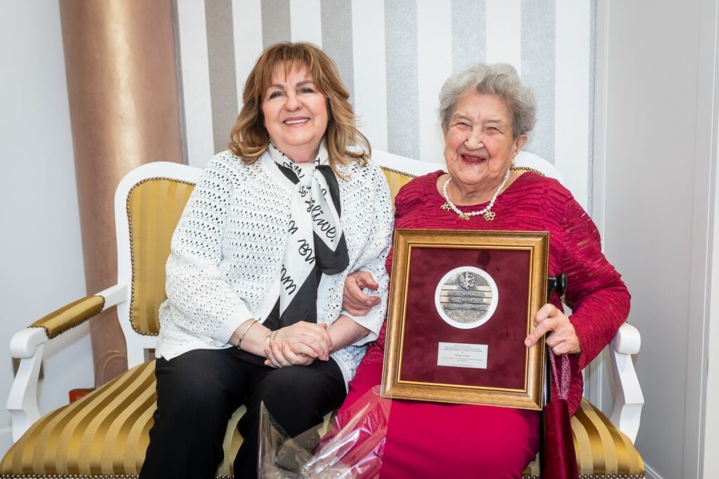 Presentation of the Unitas Durat medal to centenarian Wanda Gordon, photo: Tomasz Czachorowski/eventphoto.com.pl for the Marshal’s Office