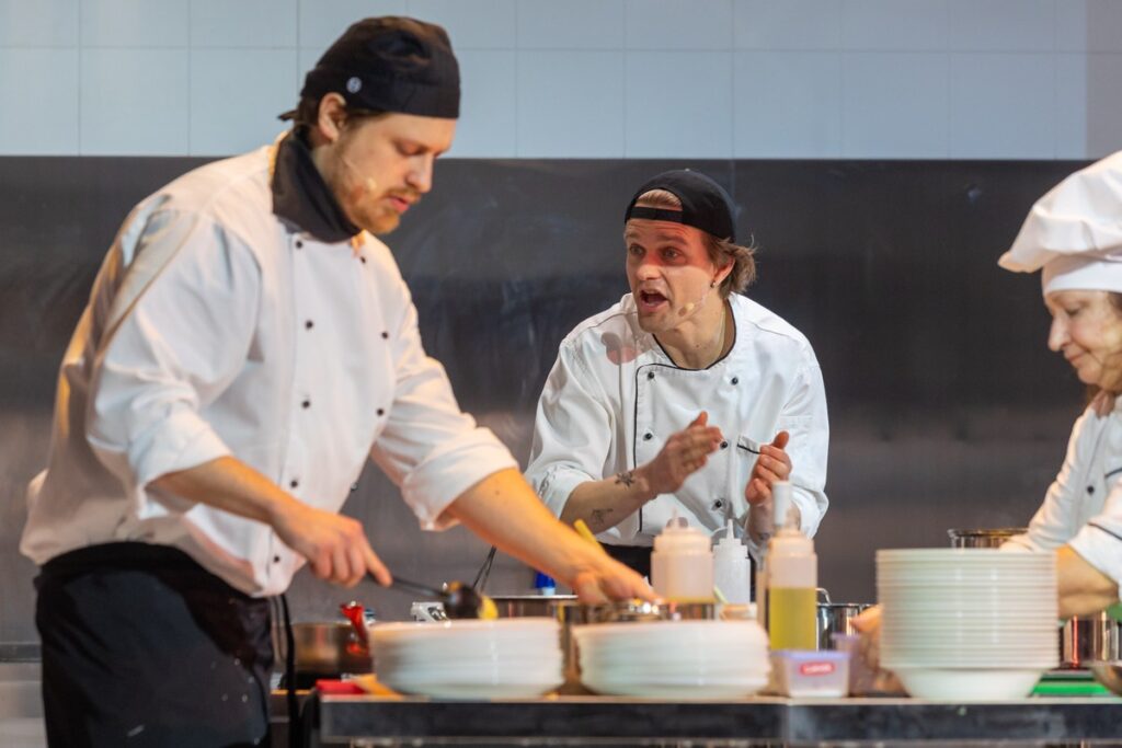 Próba medialna spektaklu „Na ostrzu noża”, fot. Mikołaj Kuras dla UMWKP