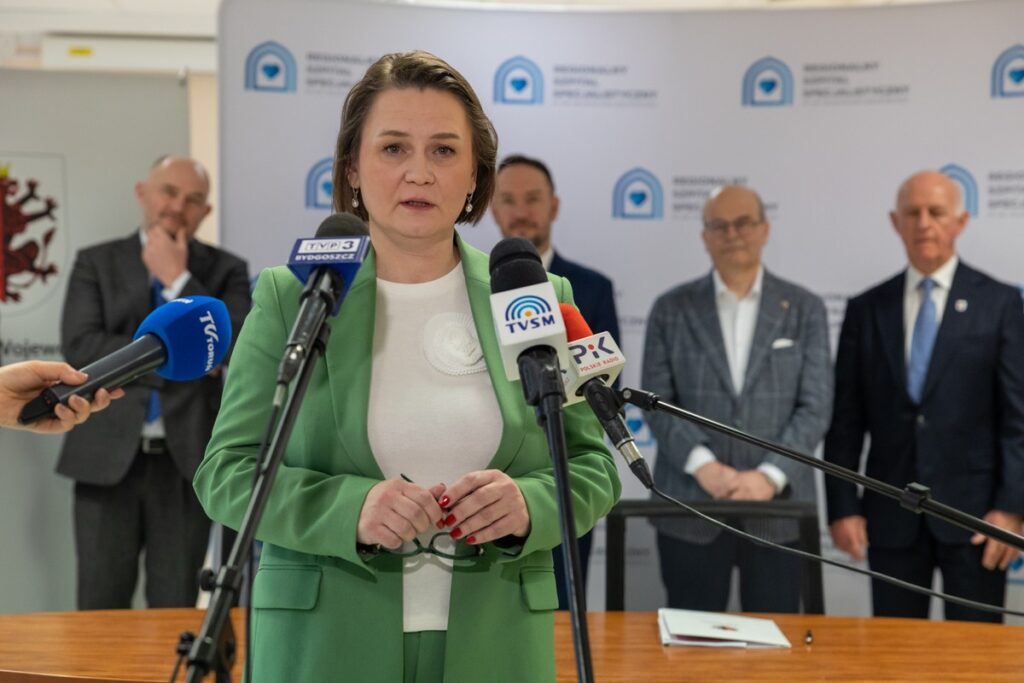 Podpisanie umowy w sprawie finansowania inwestycji, fot. Mikołaj Kuras dla UMWKP