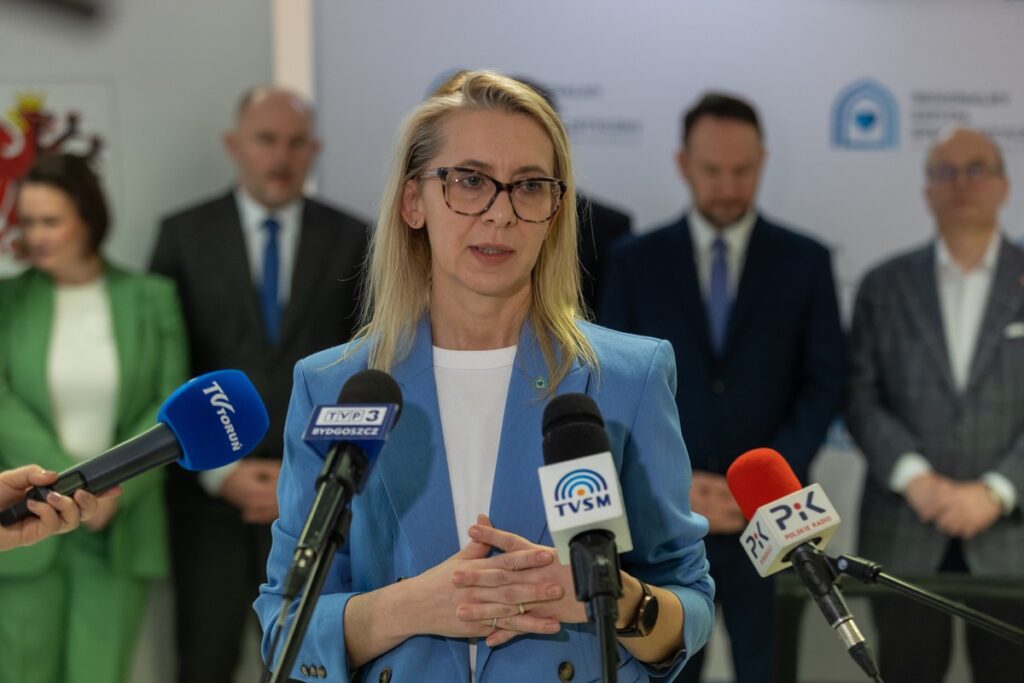 Podpisanie umowy w sprawie finansowania inwestycji, fot. Mikołaj Kuras dla UMWKP