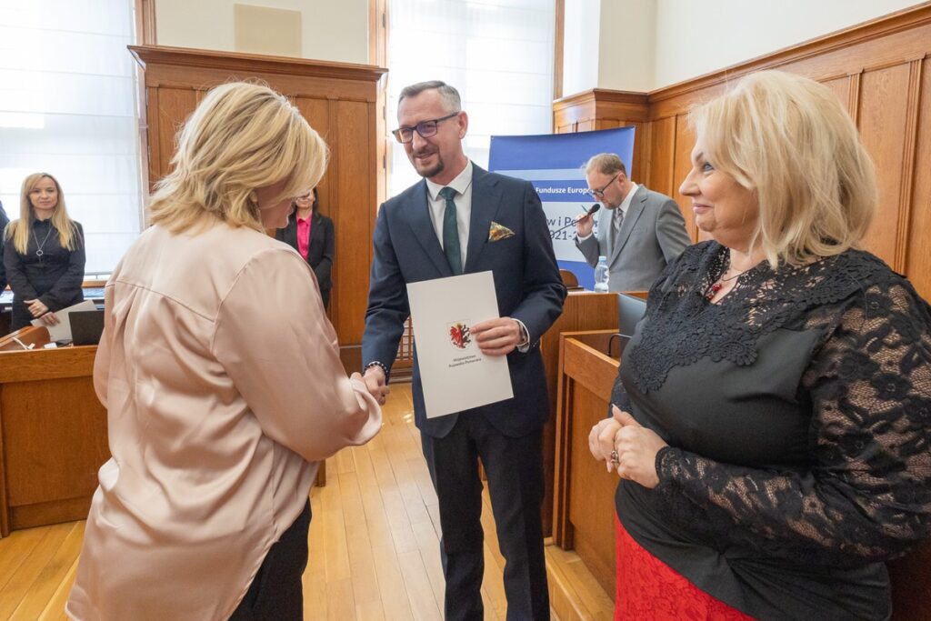 Ceremonial signing of contracts, photo by Mikołaj Kuras for the UMWKP