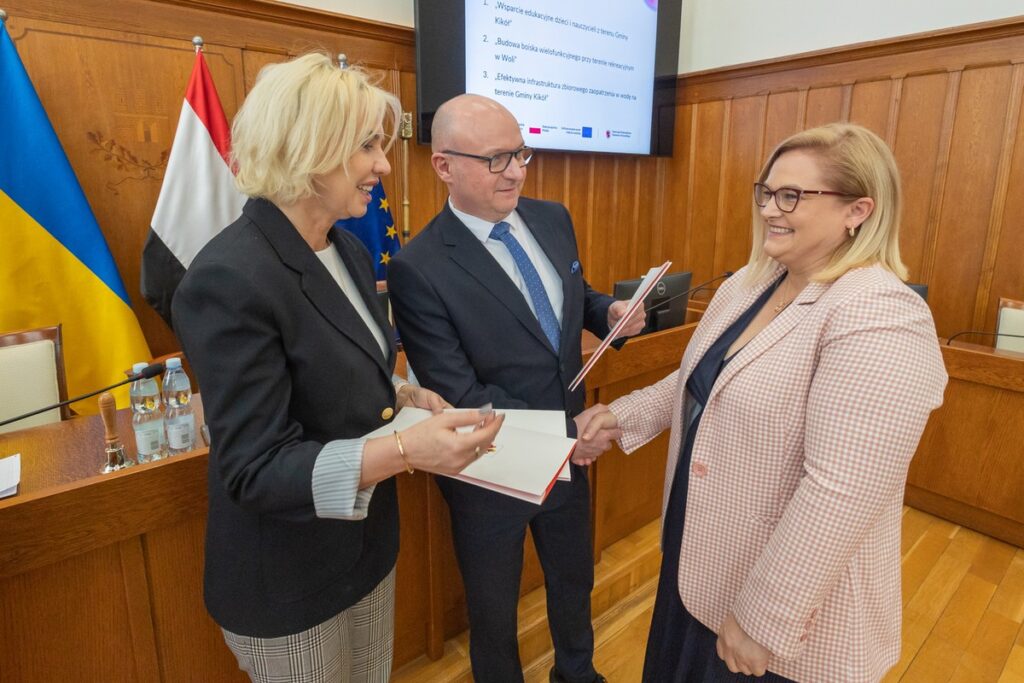 Ceremonial signing of contracts, photo by Mikołaj Kuras for the UMWKP