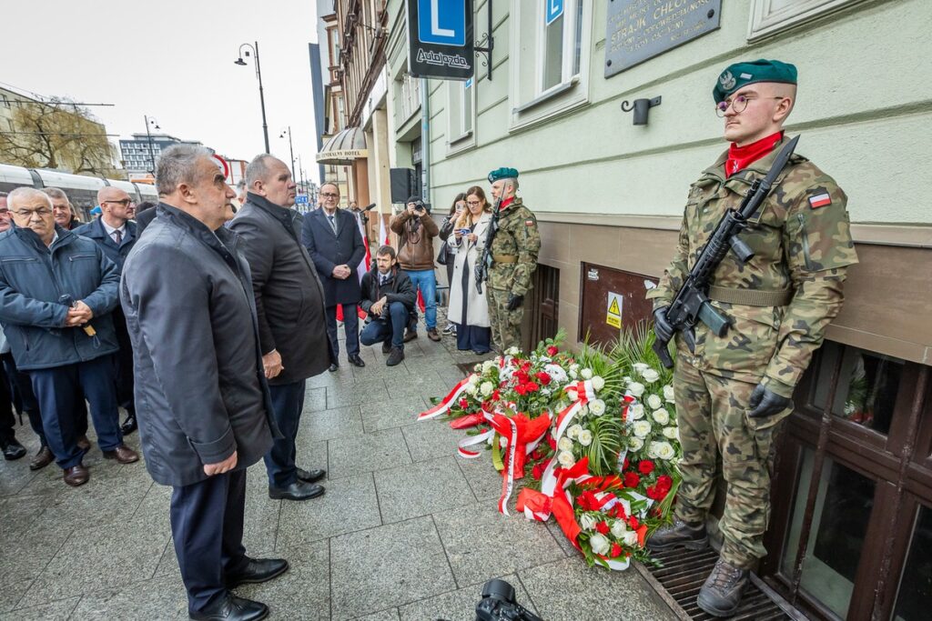 Uroczystość pod tablicą upamiętniającą strajk chłopski, fot. Tomasz Czachorowski/eventphoto dla UMWKP