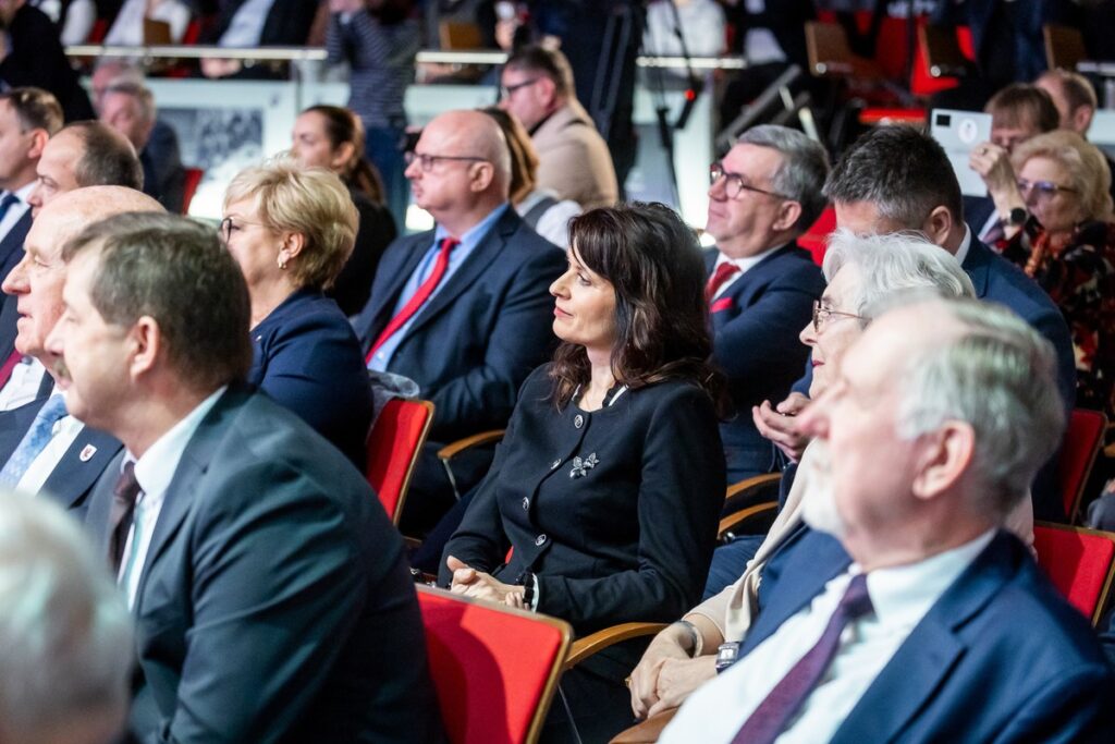 Uroczysta sesja sejmiku województwa, fot. Tomasz Czachorowski/eventphoto dla UMWKP