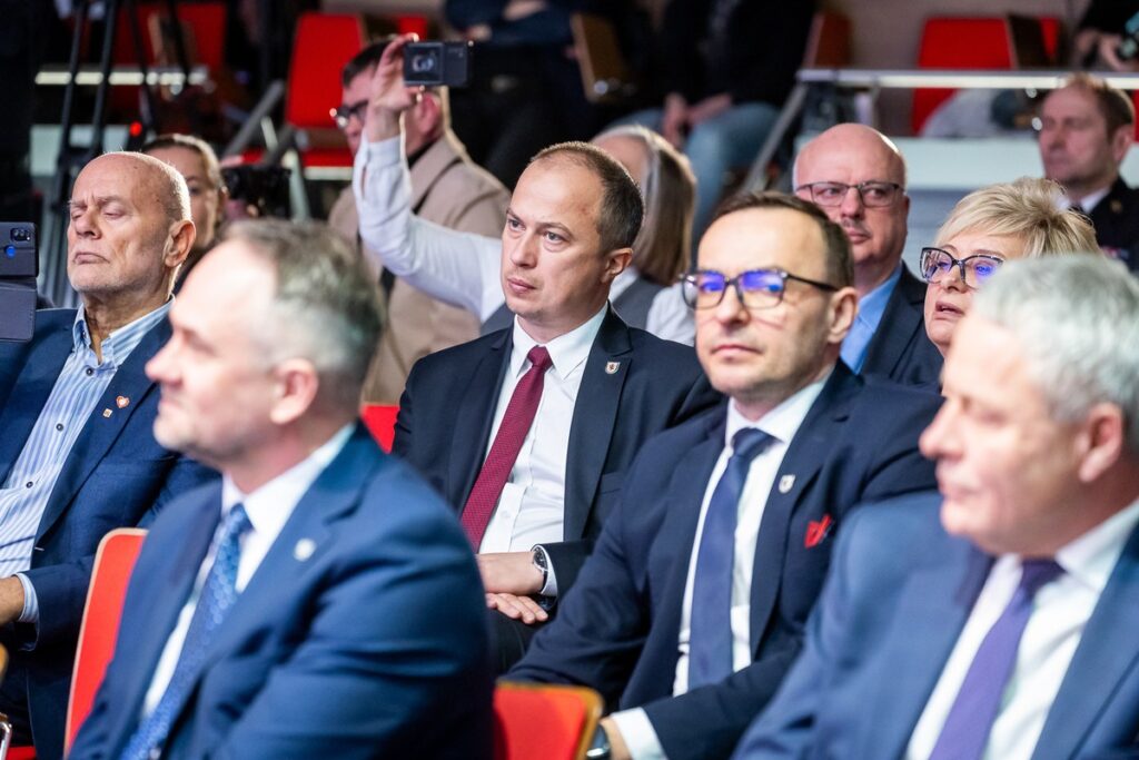 Uroczysta sesja sejmiku województwa, fot. Tomasz Czachorowski/eventphoto dla UMWKP