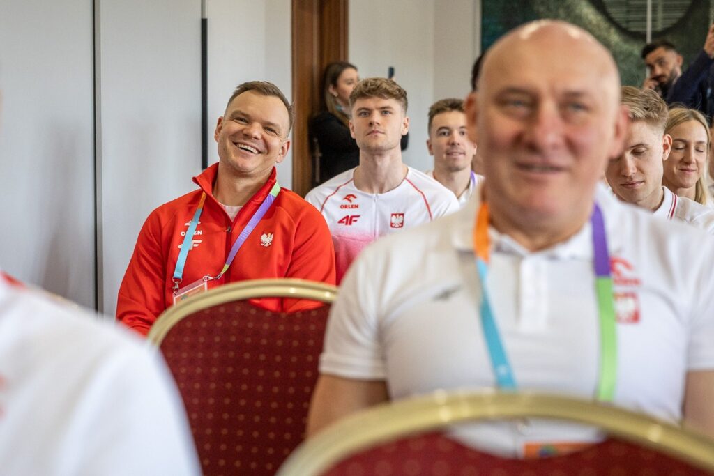 Marszałek Piotr Całbecki wręczył nominacje reprezentantom polskiej kadry, fot. Szymon Zdziebło/tarantoga.pl dla UMWKP
