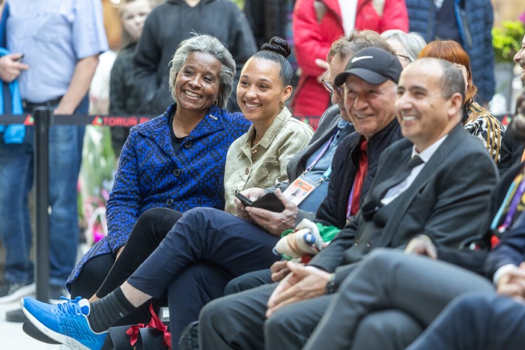 Przekazanie eksponatów do MOWA, fot. Szymon Zdziebło/tarantoga.pl dla UMWKP