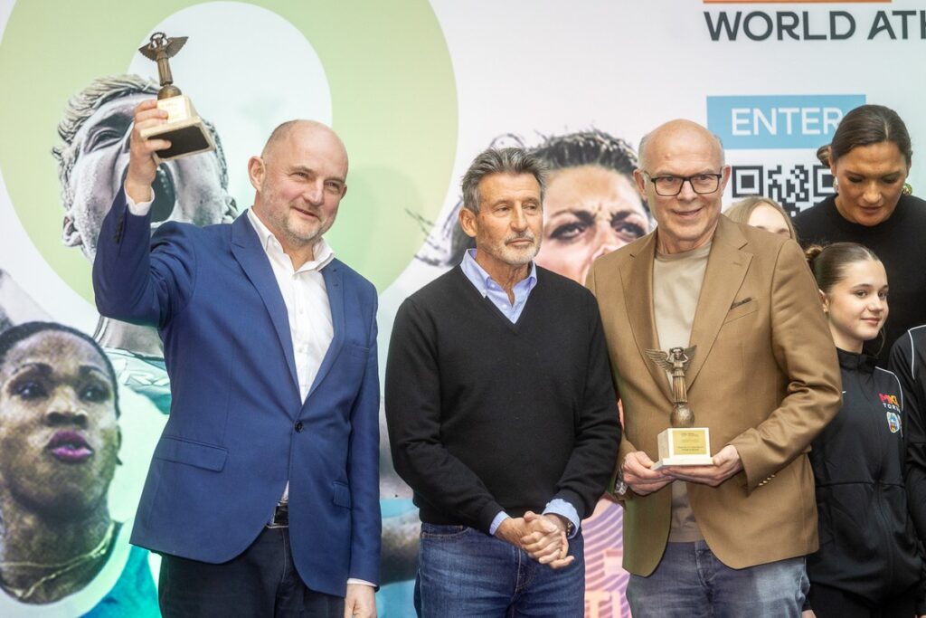 Przekazanie eksponatów do MOWA, fot. Szymon Zdziebło/tarantoga.pl dla UMWKP