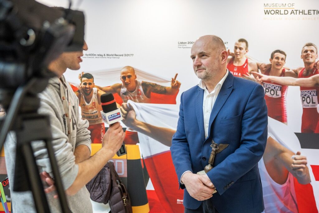 Przekazanie eksponatów do MOWA, fot. Szymon Zdziebło/tarantoga.pl dla UMWKP