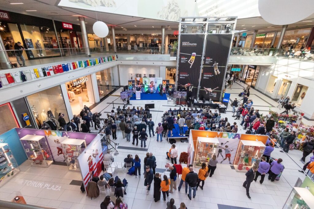 Przekazanie eksponatów do MOWA, fot. Mikołaj Kuras dla UMWKP