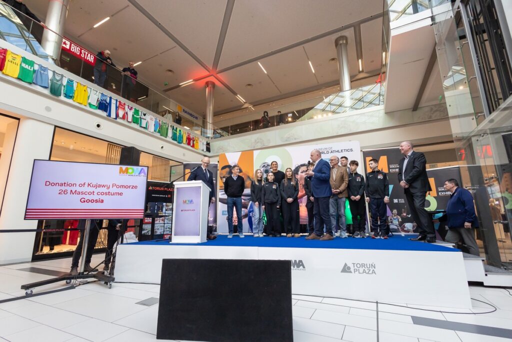 Przekazanie eksponatów do MOWA, fot. Mikołaj Kuras dla UMWKP