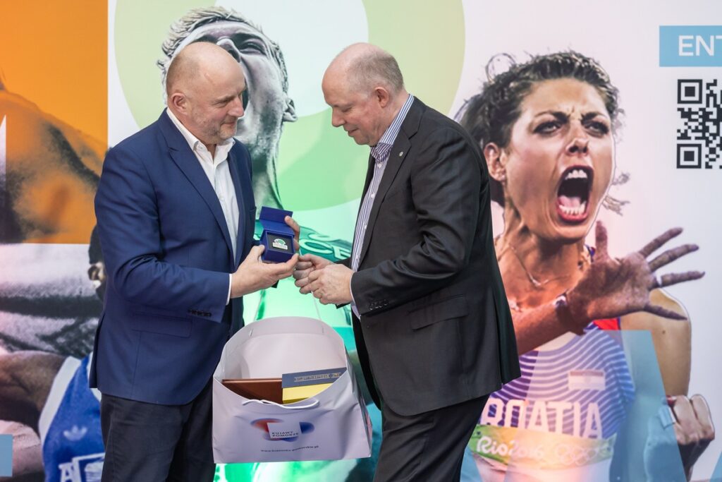 Przekazanie eksponatów do MOWA, fot. Mikołaj Kuras dla UMWKP