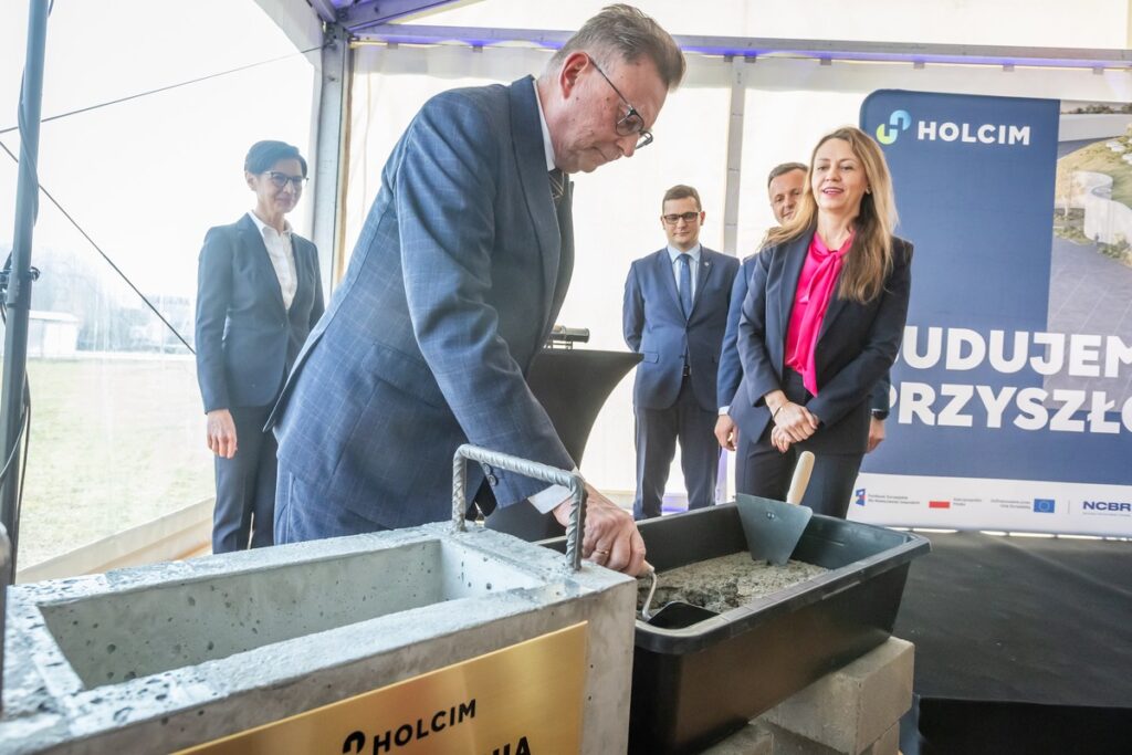 Laying of the foundation stone for the future research and development center of Holcim Polska, photo by Tomasz Czachorowski / eventphoto for UMWKP