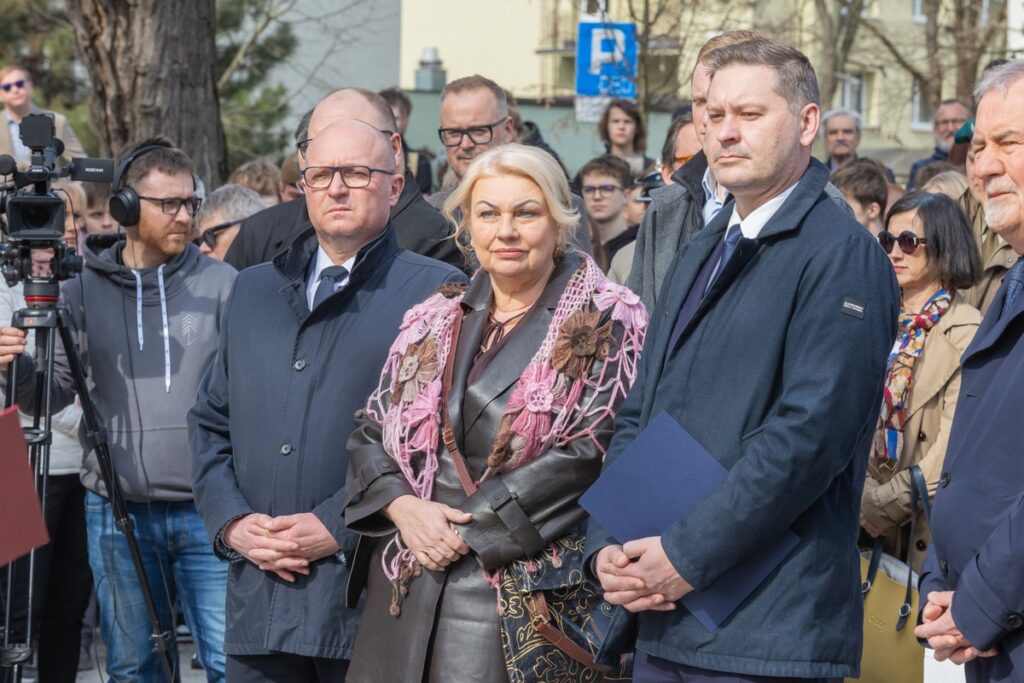 Odsłonięcie pomnika Zbigniewa Herberta w Toruniu, fot. Mikołaj Kuras dla UMWKP