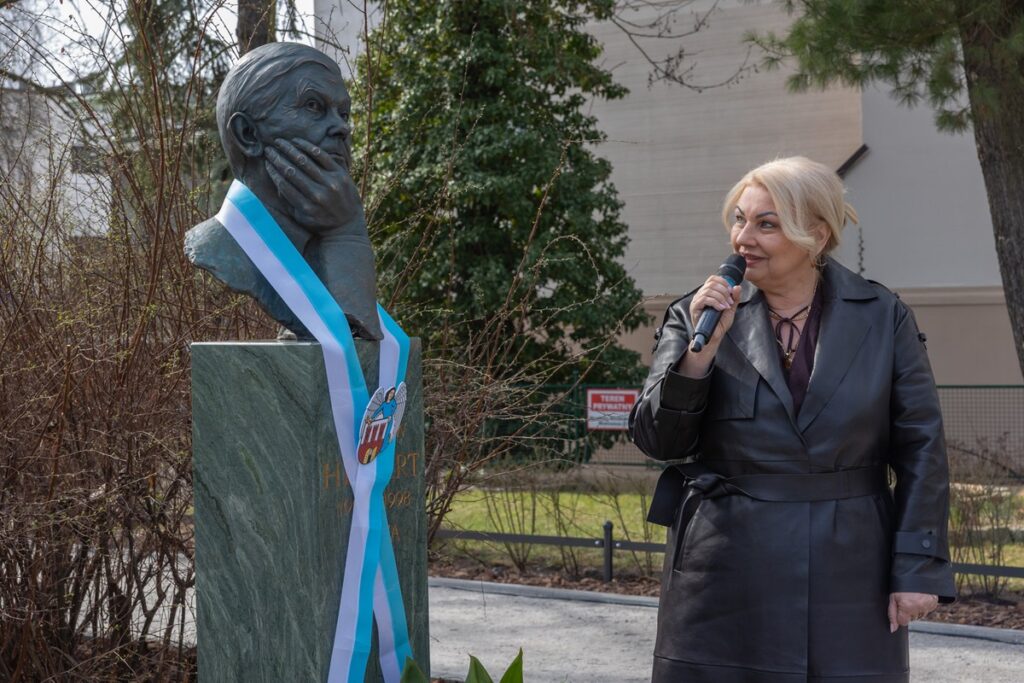 Odsłonięcie pomnika Zbigniewa Herberta w Toruniu, fot. Mikołaj Kuras dla UMWKP