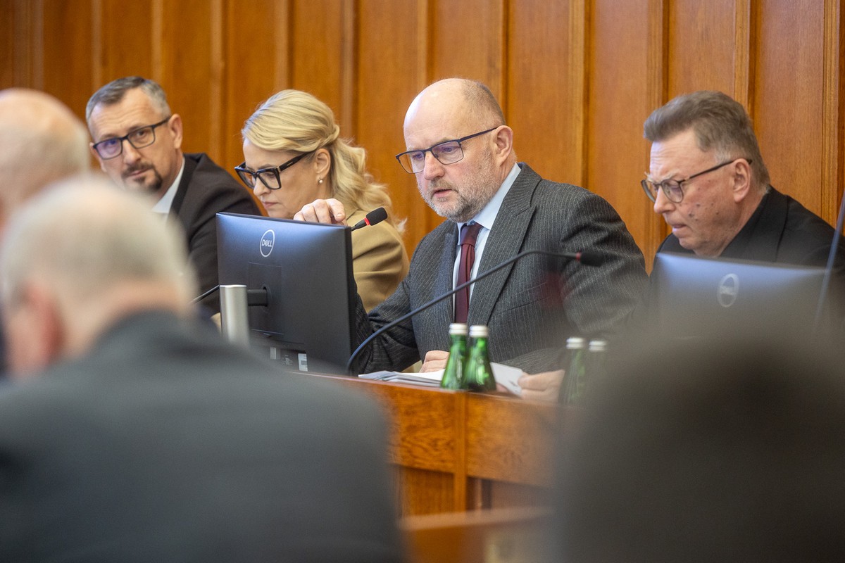 Sesja sejmiku województwa 30 marca 2026, fot. Szymon Zdziebło/tarantoga dla UMWKP