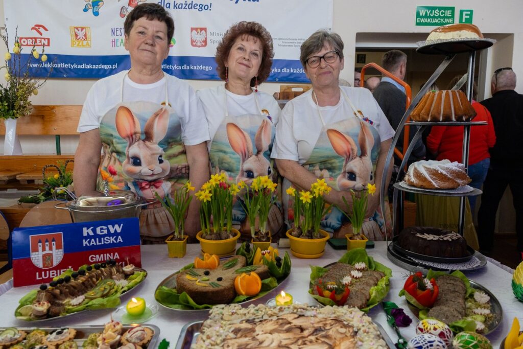Powiatowa wystawa „Stoły Wielkanocne na Kujawach” w Cypriance, powiat włocławski, fot. Mikołaj Kuras dla UMWKP