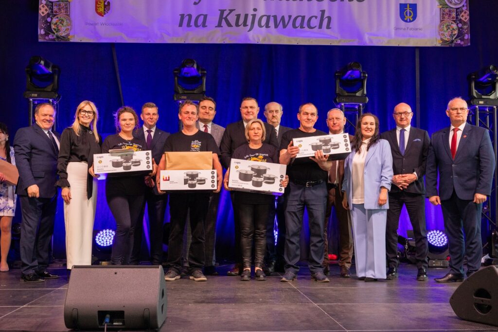 Powiatowa wystawa „Stoły Wielkanocne na Kujawach” w Cypriance, powiat włocławski, fot. Mikołaj Kuras dla UMWKP