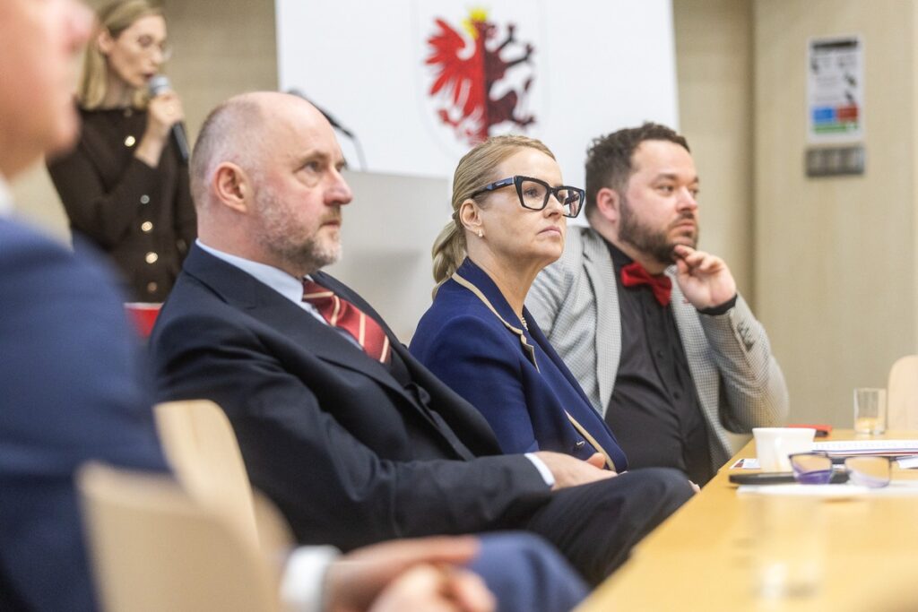 Spotkanie w sprawie udziału w KPTS, fot. Szymon Zdziebło/tarantoga dla UMWKP