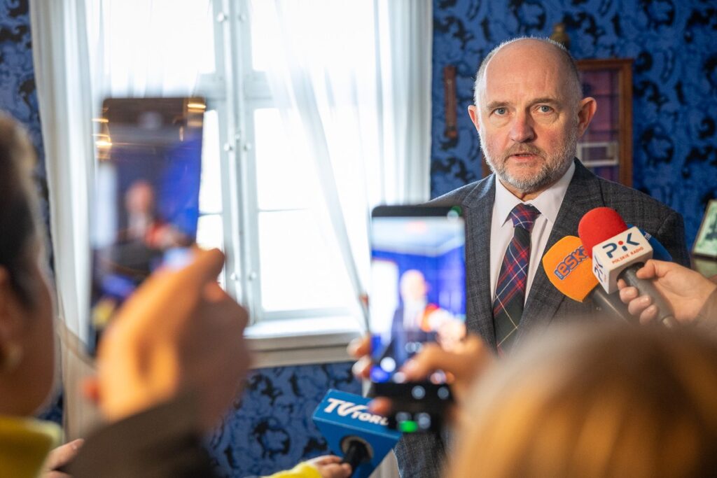 Podpisanie listu intencyjnego w Wielkiej Nieszawce, fot. Szymon Zdziebło/tarantoga.pl dla UMWKP