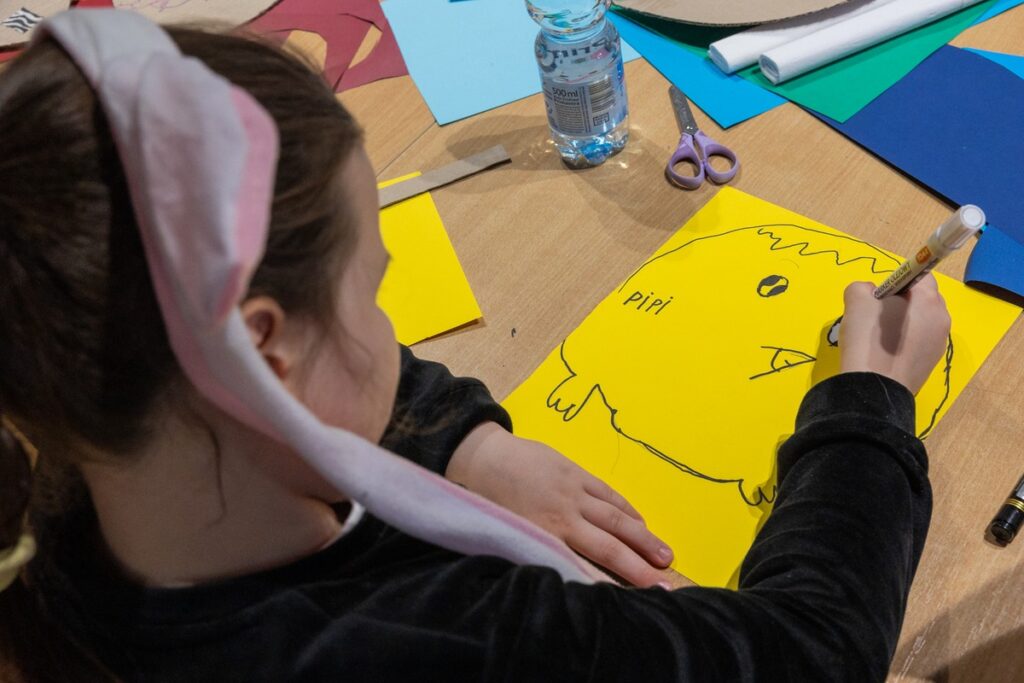 Warsztaty plastyczne w Galerii i Ośrodku Plastycznej Twórczości Dziecka w Toruniu, fot. Mikołaj Kuras dla UMWKP