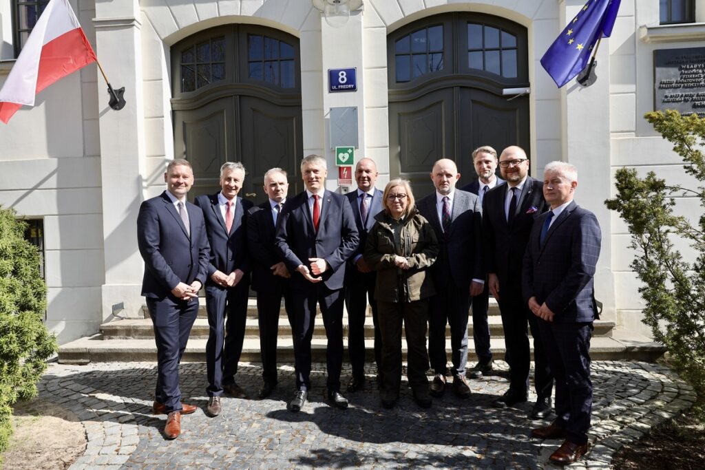 Minister Henning-Kloska z wizytą w Toruniu, fot. Andrzej Goiński/UMWKP