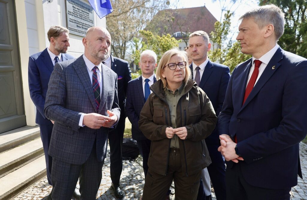 Minister Henning-Kloska z wizytą w Toruniu, fot. Andrzej Goiński/UMWKP