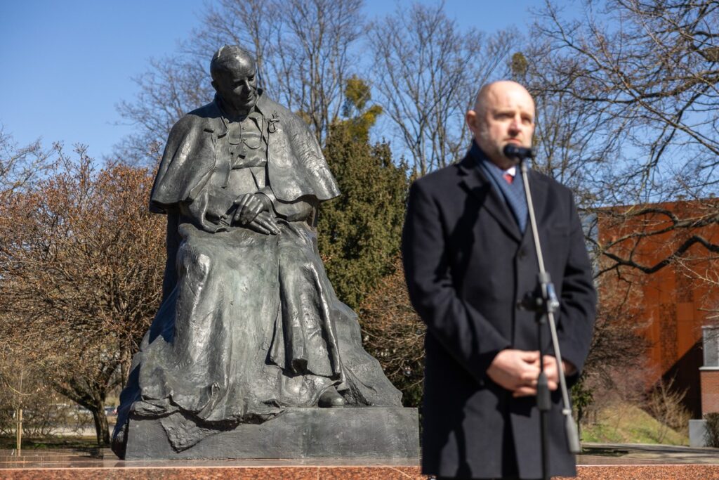 Obchody 21. rocznicy śmierci Jana Pawła II, fot. Szymon Zdziebło/tarantoga.pl dla UMWKP