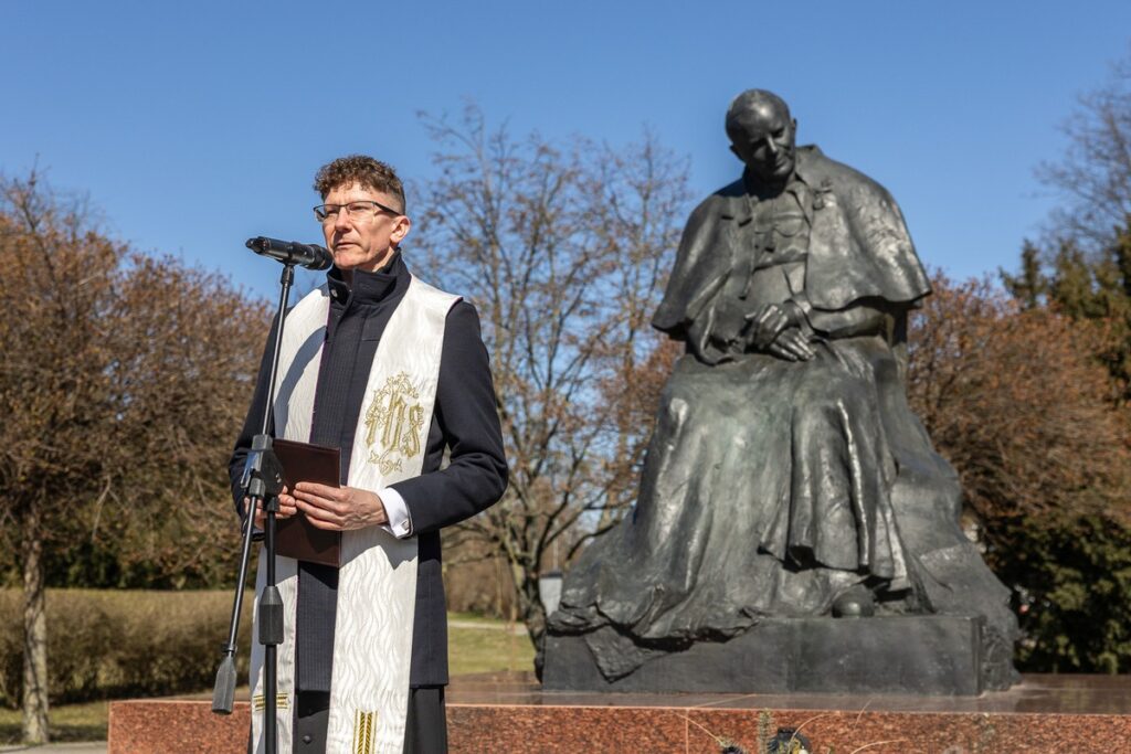 Obchody 21. rocznicy śmierci Jana Pawła II, fot. Szymon Zdziebło/tarantoga.pl dla UMWKP