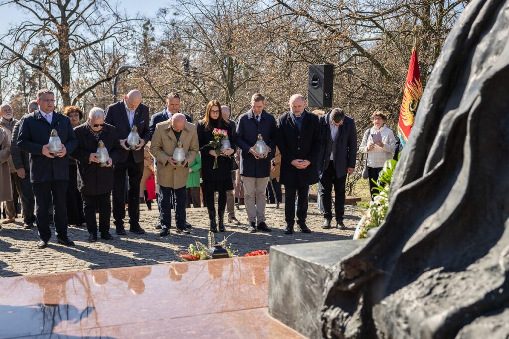 Obchody 21. rocznicy śmierci Jana Pawła II, fot. Szymon Zdziebło/tarantoga.pl dla UMWKP