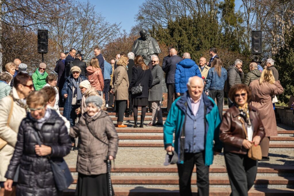 Obchody 21. rocznicy śmierci Jana Pawła II, fot. Szymon Zdziebło/tarantoga.pl dla UMWKP