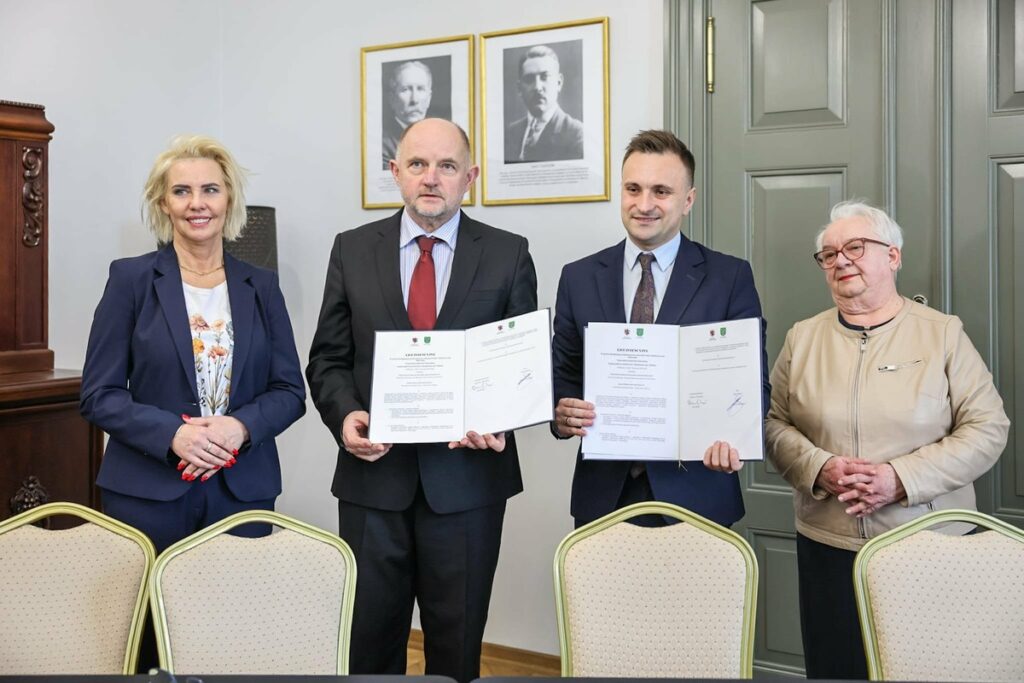 Letter of intent signing ceremony, photo by Szymon Zdziebło / Tarantoga for UMWKP