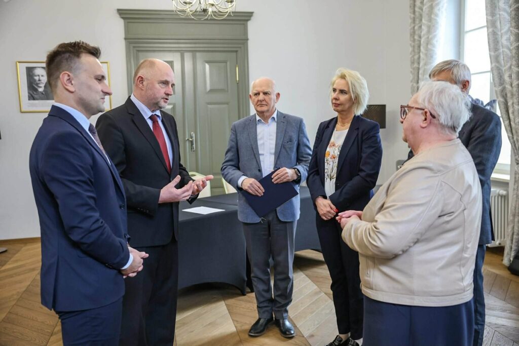 Letter of intent signing ceremony, photo by Szymon Zdziebło / Tarantoga for UMWKP