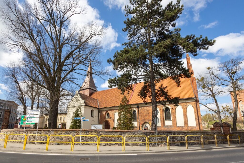 Kościół św. Mikołaja w Kowalewie Pomorskim (powiat golubsko-dobrzyński), fot. Mikołaj Kuras dla UMWKP