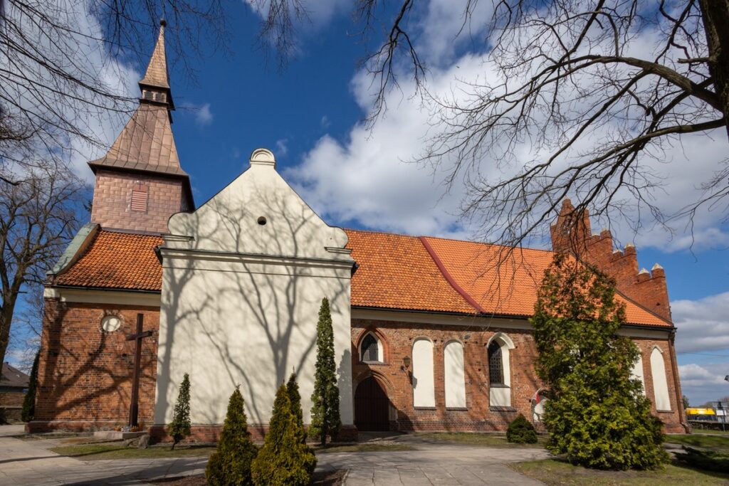 Kościół św. Mikołaja w Kowalewie Pomorskim (powiat golubsko-dobrzyński), fot. Mikołaj Kuras dla UMWKP