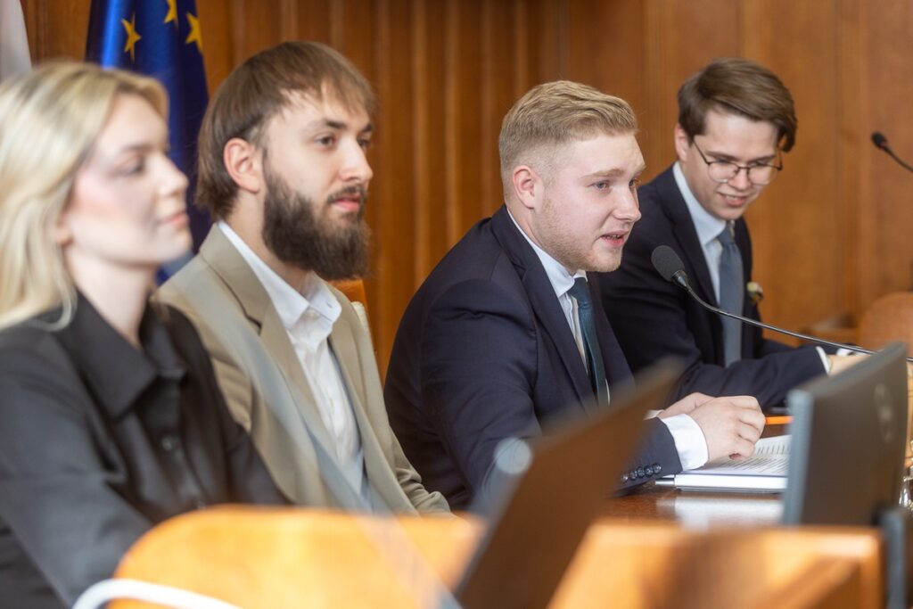 Final session of the 2nd term of the Youth Regional Parliament, photo by Szymon Zdziebło / tarantoga for UMWKP