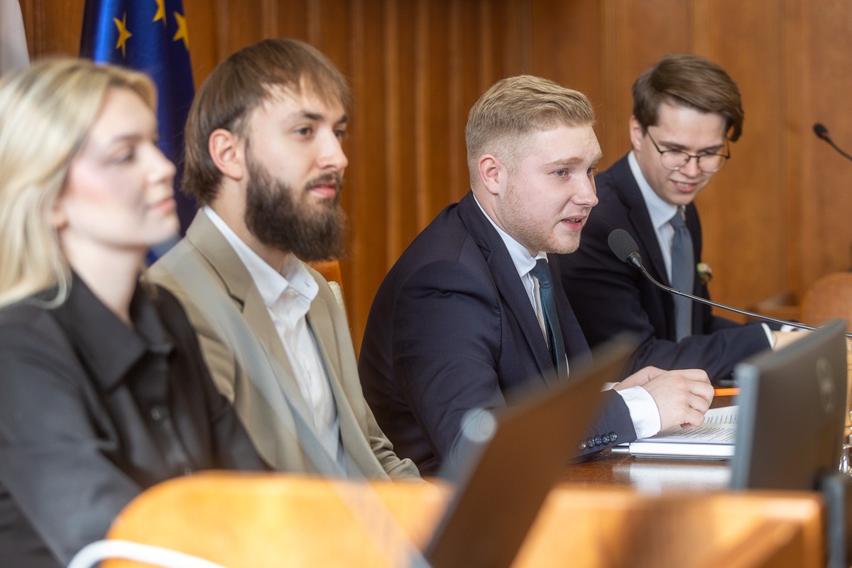 Final session of the 2nd term of the Youth Regional Parliament, photo by Szymon Zdziebło / tarantoga for UMWKP