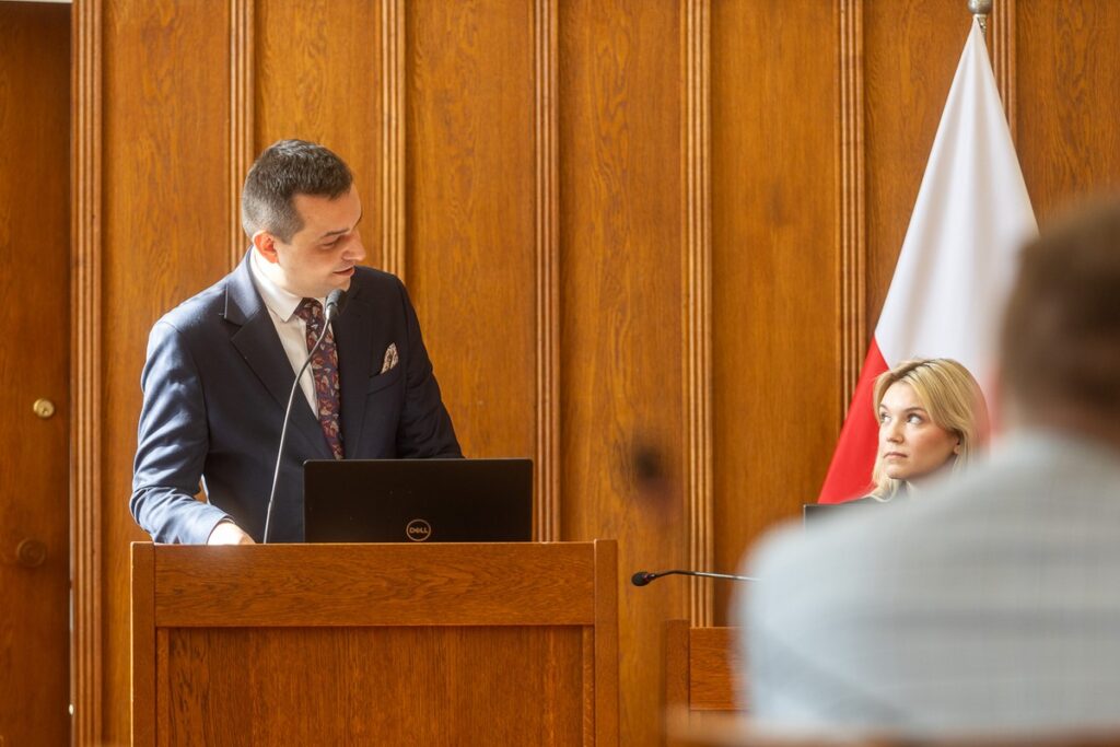 Final session of the 2nd term of the Youth Regional Parliament, photo by Szymon Zdziebło / tarantoga for UMWKP