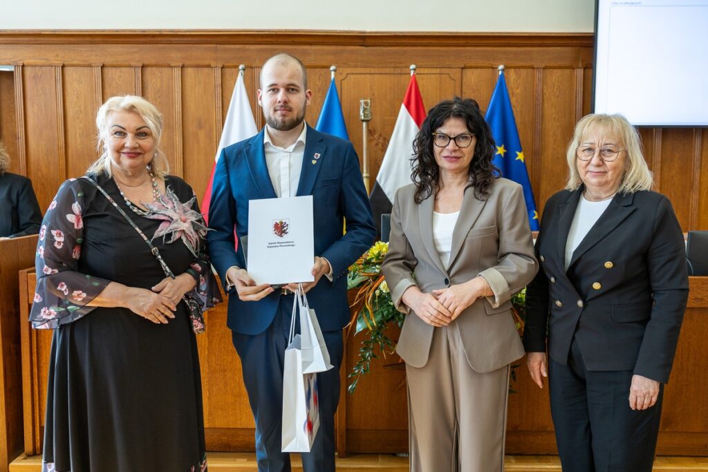 Final session of the 2nd term of the Youth Regional Parliament, photo by Szymon Zdziebło / tarantoga for UMWKP