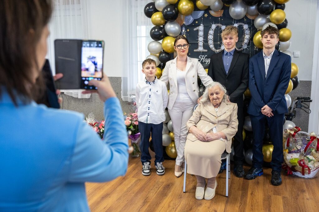 The 100th birthday of Ms. Zofia Gajewska, photo by Szymon Zdziebło / Tarantoga for UMWKP