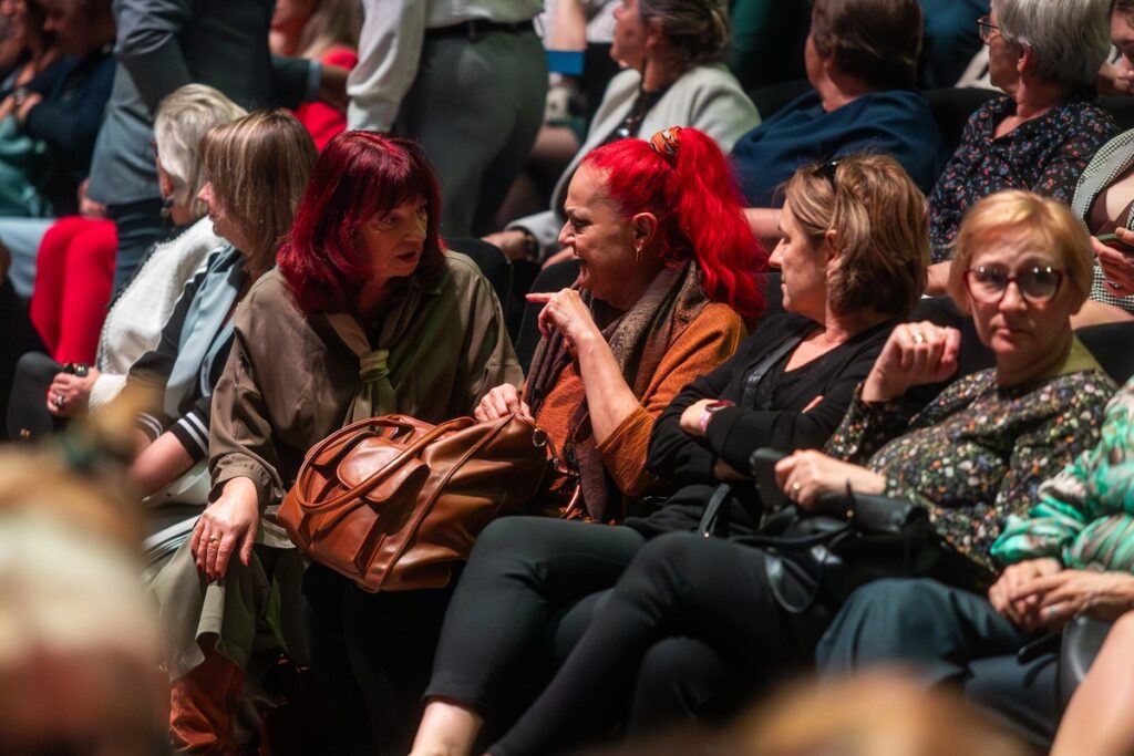 Gala z okazji 35-lecia samorządu pielęgniarek i położnych, Toruń, Jordanki, fot. Szymon Zdziebło/tarantoga dla UMWKP