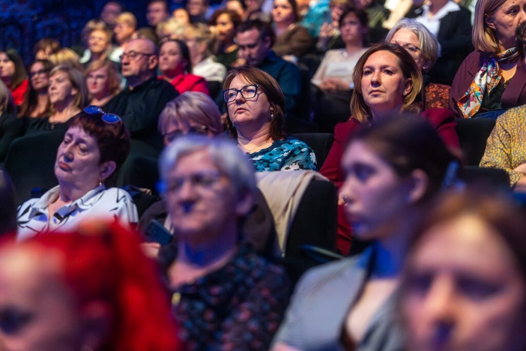 Gala z okazji 35-lecia samorządu pielęgniarek i położnych, Toruń, Jordanki, fot. Szymon Zdziebło/tarantoga dla UMWKP