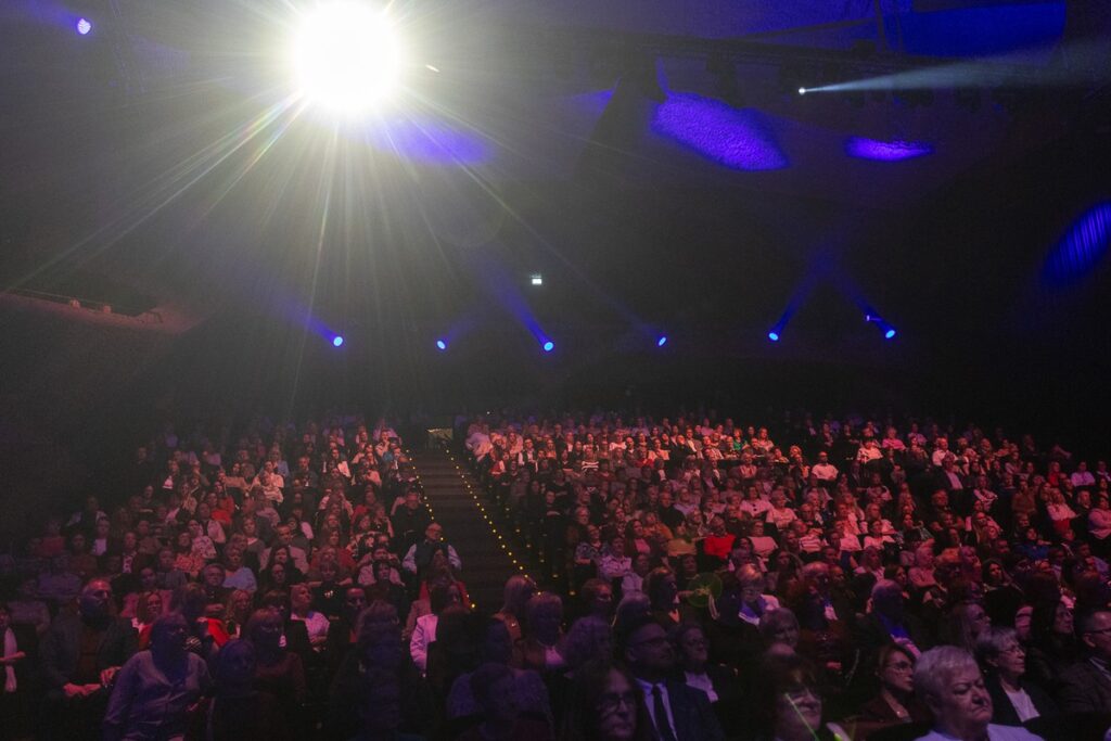 Gala z okazji 35-lecia samorządu pielęgniarek i położnych, Toruń, Jordanki, fot. Szymon Zdziebło/tarantoga dla UMWKP