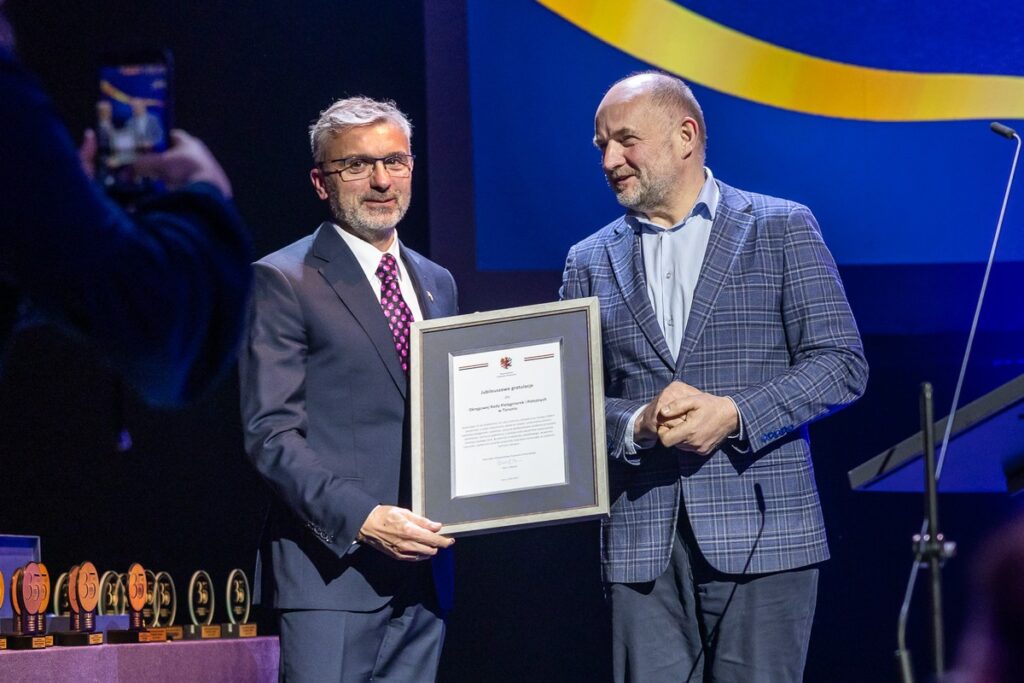 Gala z okazji 35-lecia samorządu pielęgniarek i położnych, Toruń, Jordanki, fot. Szymon Zdziebło/tarantoga dla UMWKP